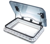 Claraboya panorámica 700×500 para camper y autocaravana: tapa gris, LED regulable y cierre estanco. Compra hoy en Muchocamping y recíbela en casa.